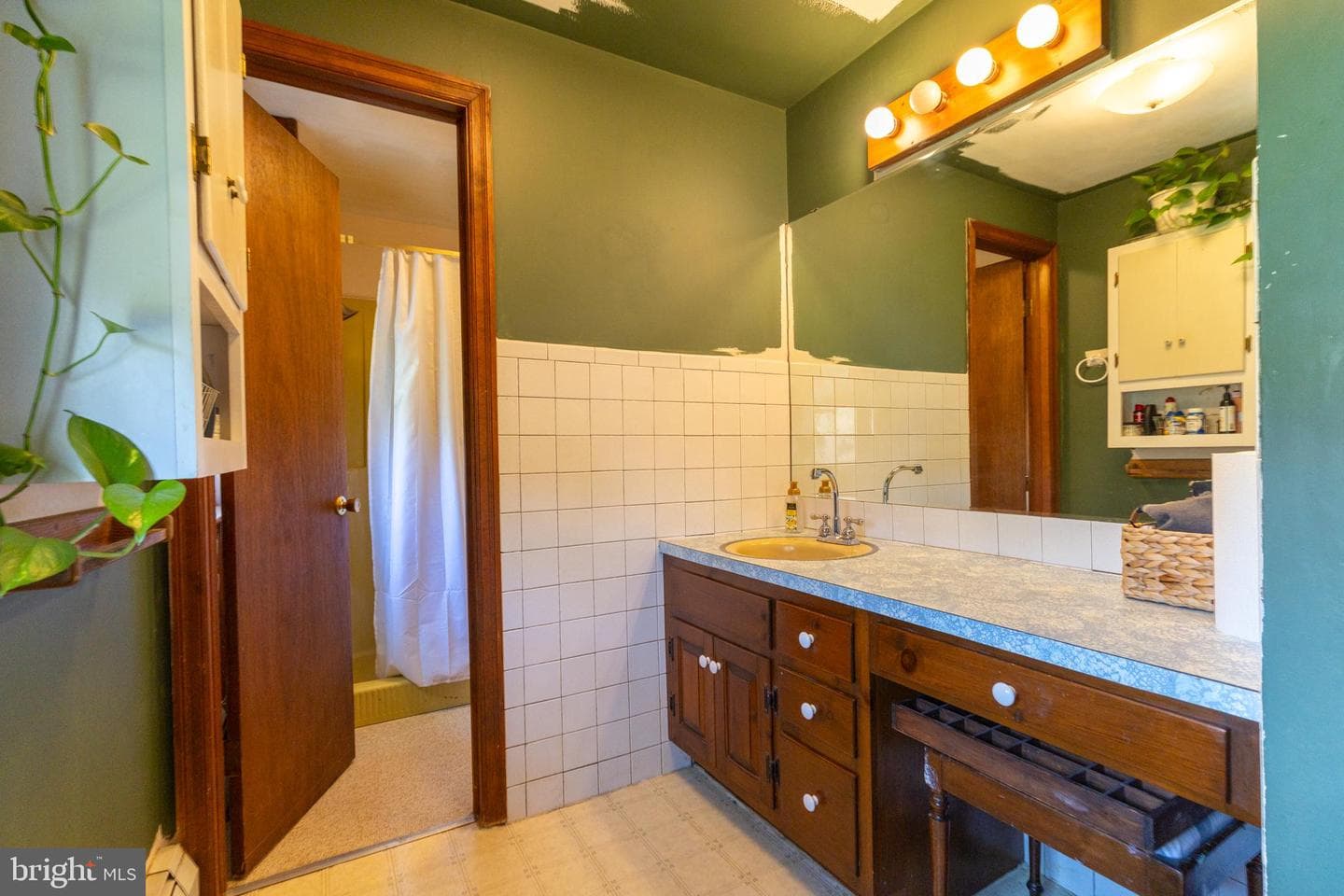 255 Park Drive W photo 16
