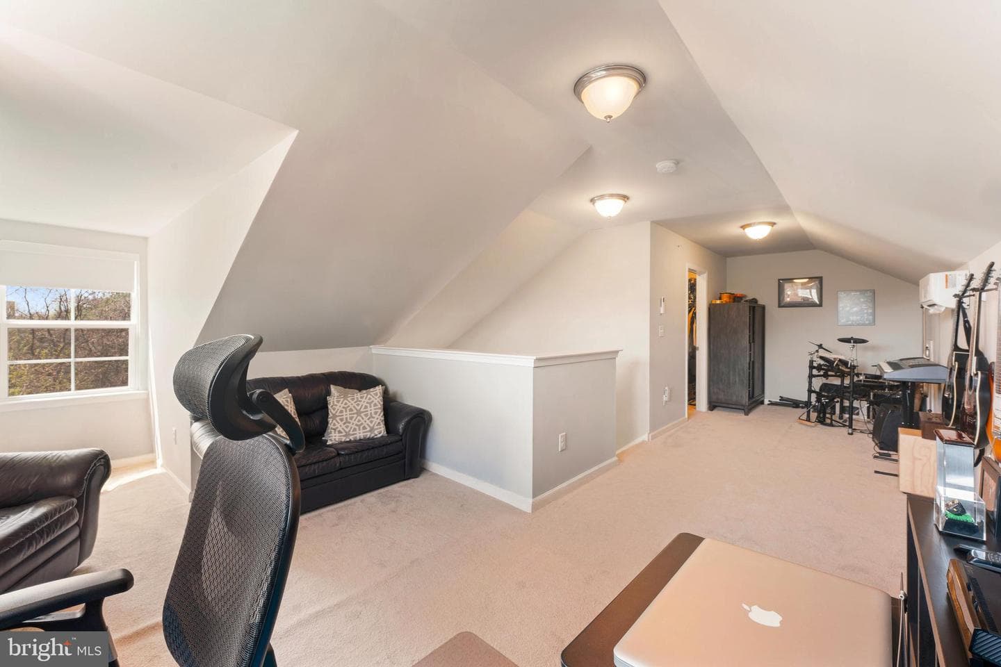 345 Newtown Road photo 44