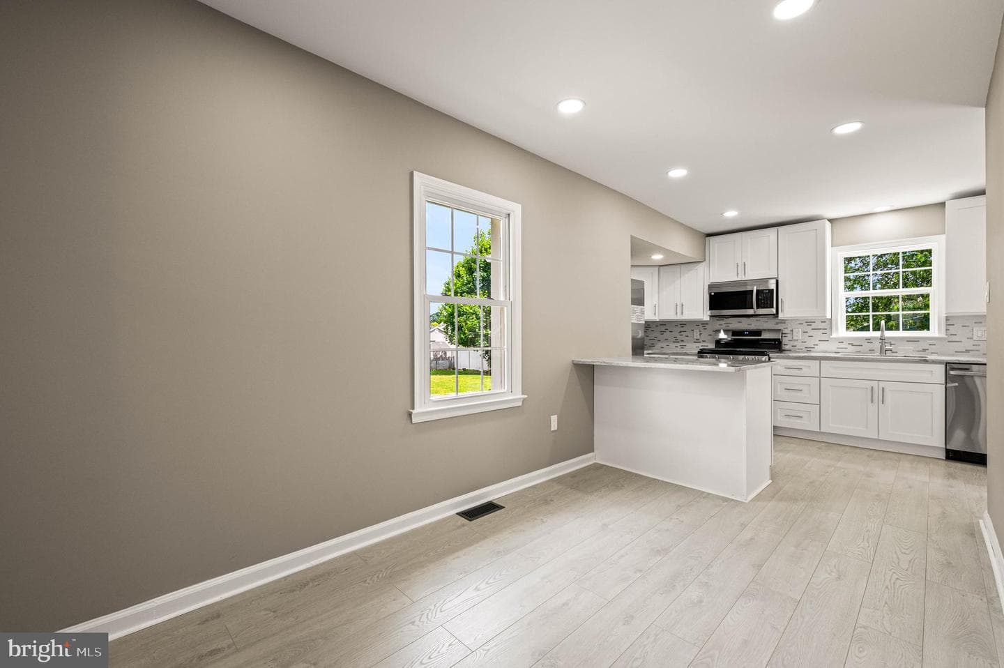610 Princess Avenue photo 11
