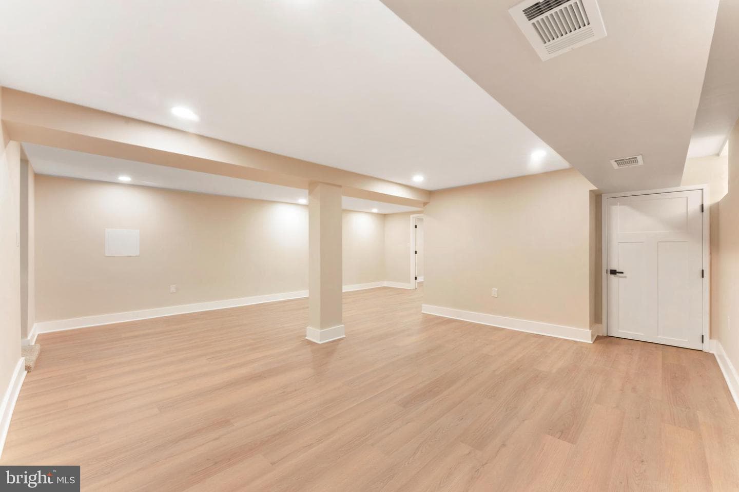 528 W Maple Avenue photo 33