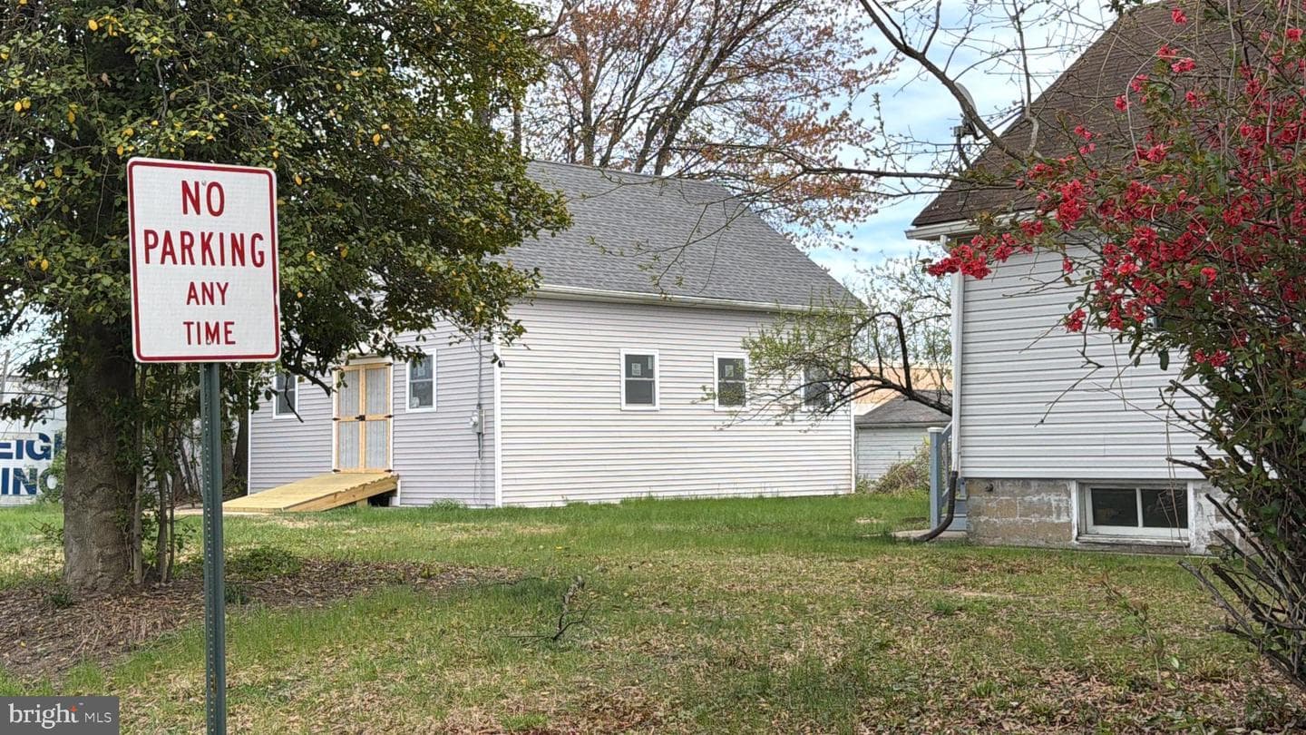 541 Wicker Avenue photo 10