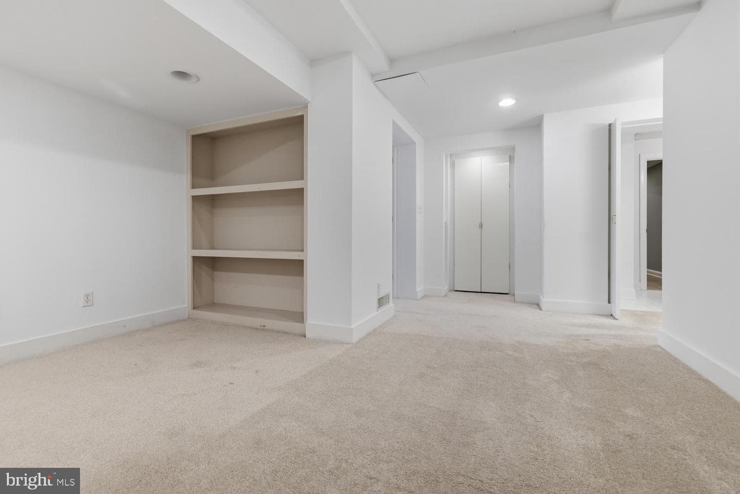 1 Saint Andrews Court photo 33