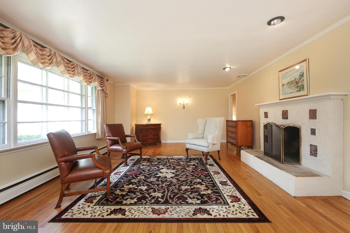 95 Springs Drive photo 3
