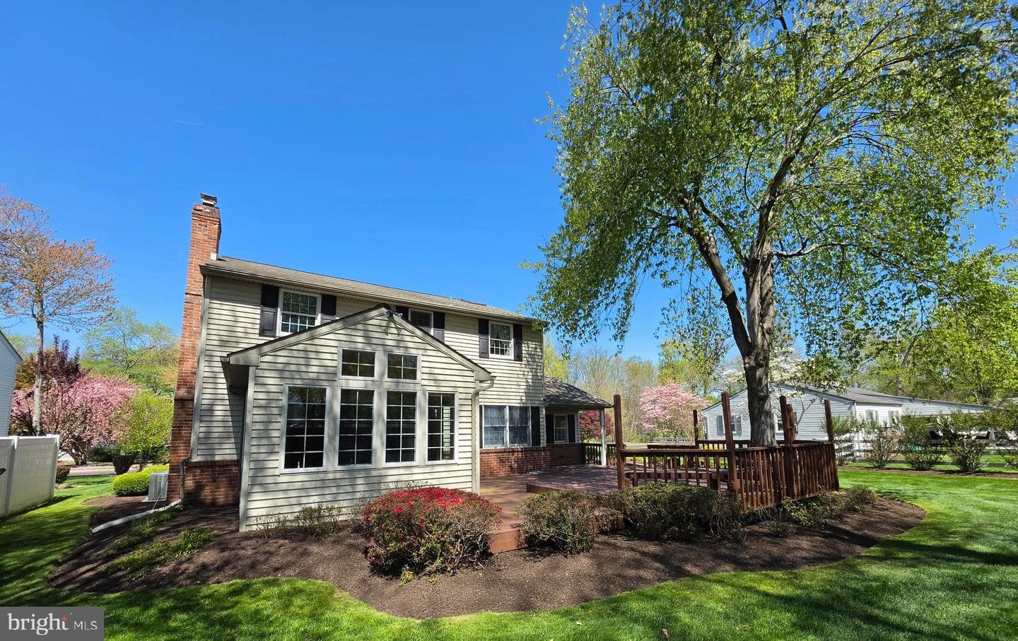 325 Charles Street photo 10