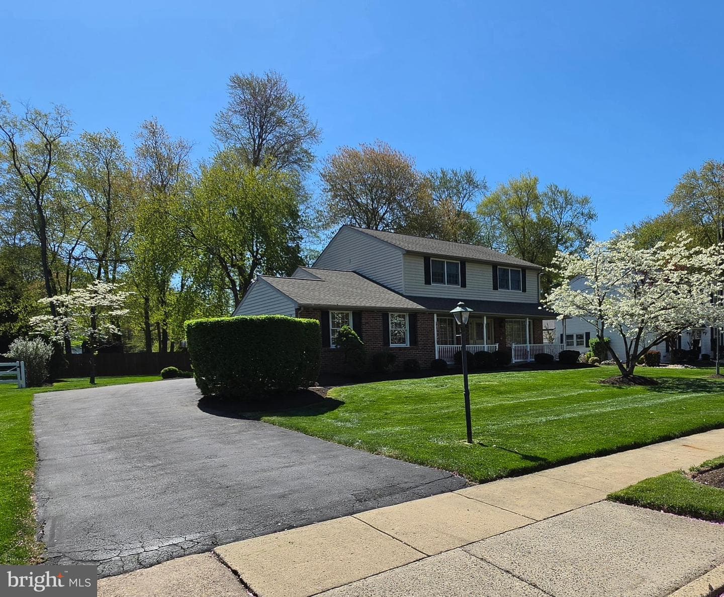 325 Charles Street photo 2