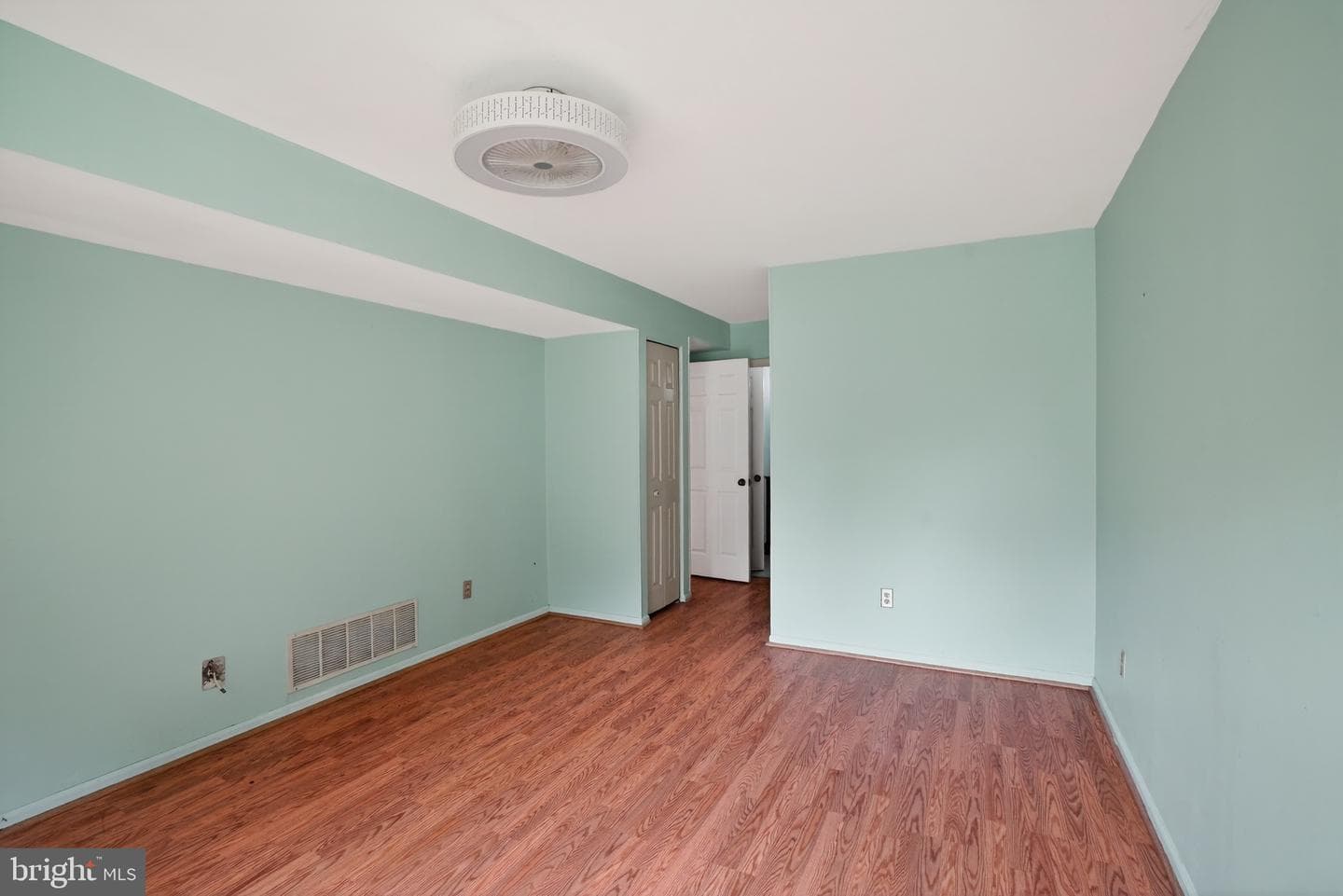 16012 Beacon Hill Drive photo 12