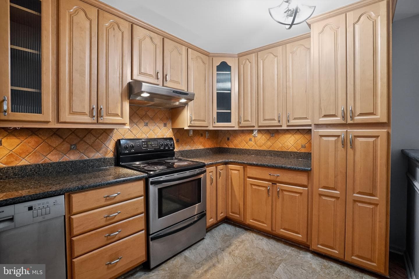 16012 Beacon Hill Drive photo 8