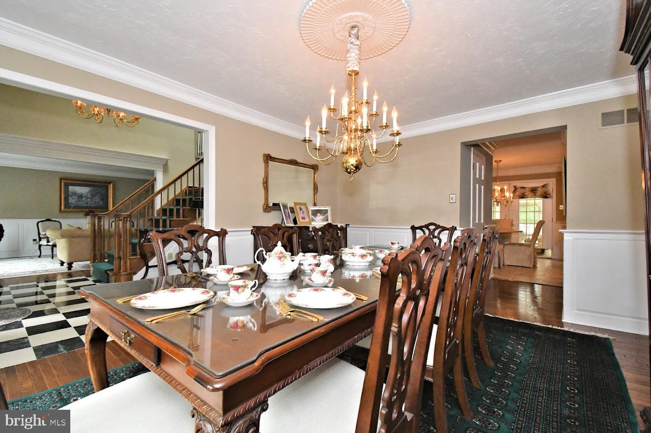 695 Friar Drive photo 10