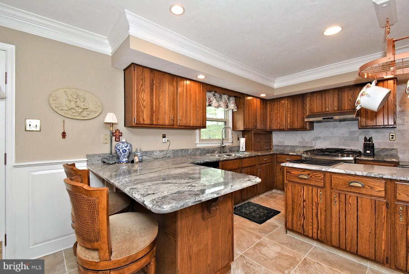 695 Friar Drive photo 17