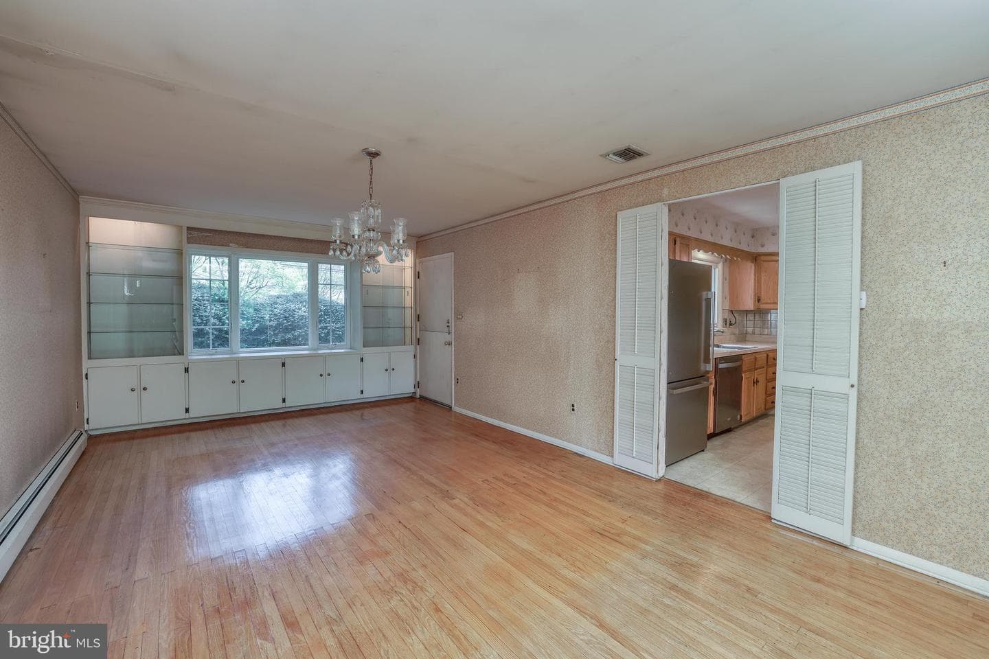 2323 Lakeview Drive photo 9