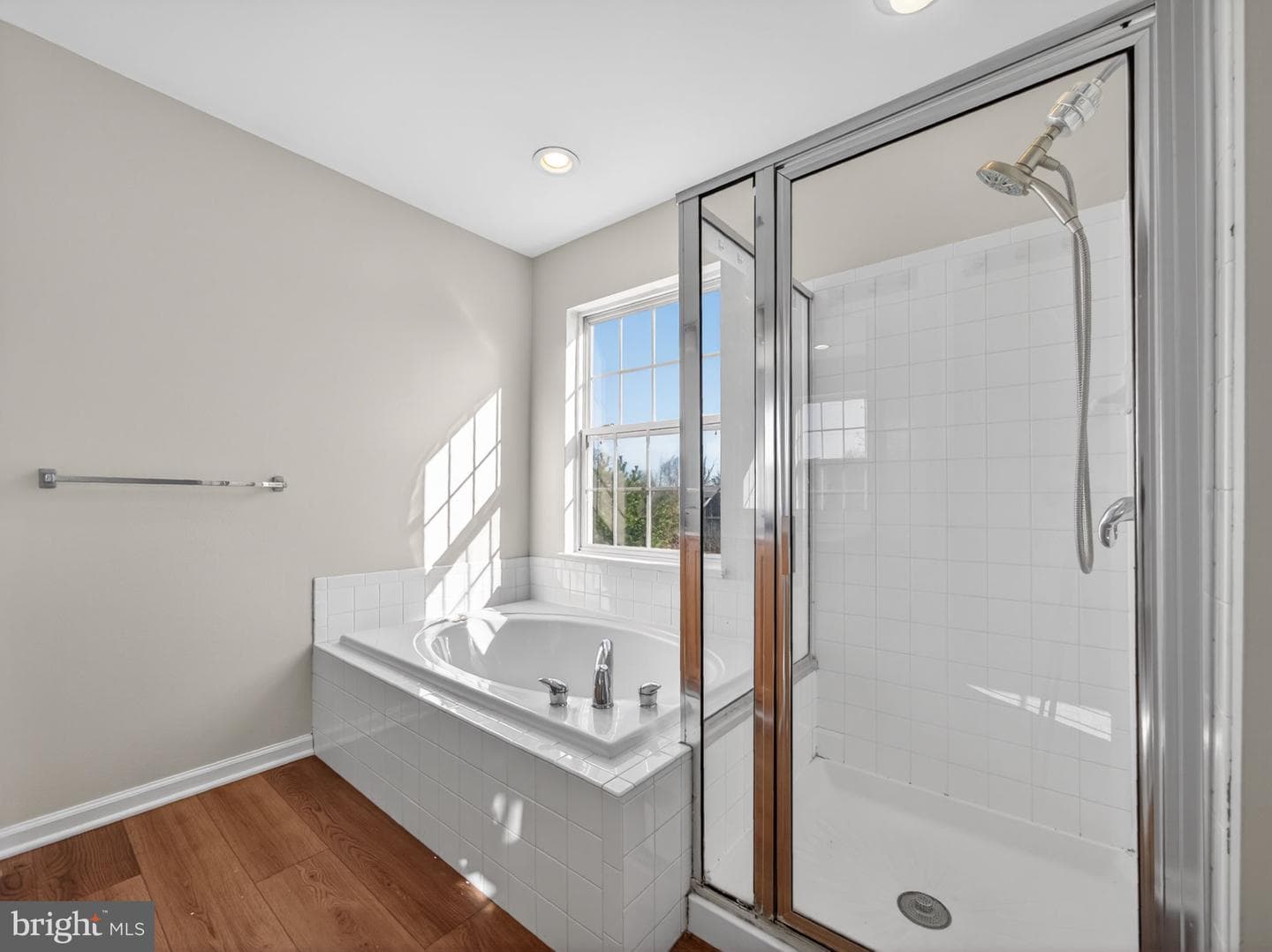 207 Windsor Court photo 30