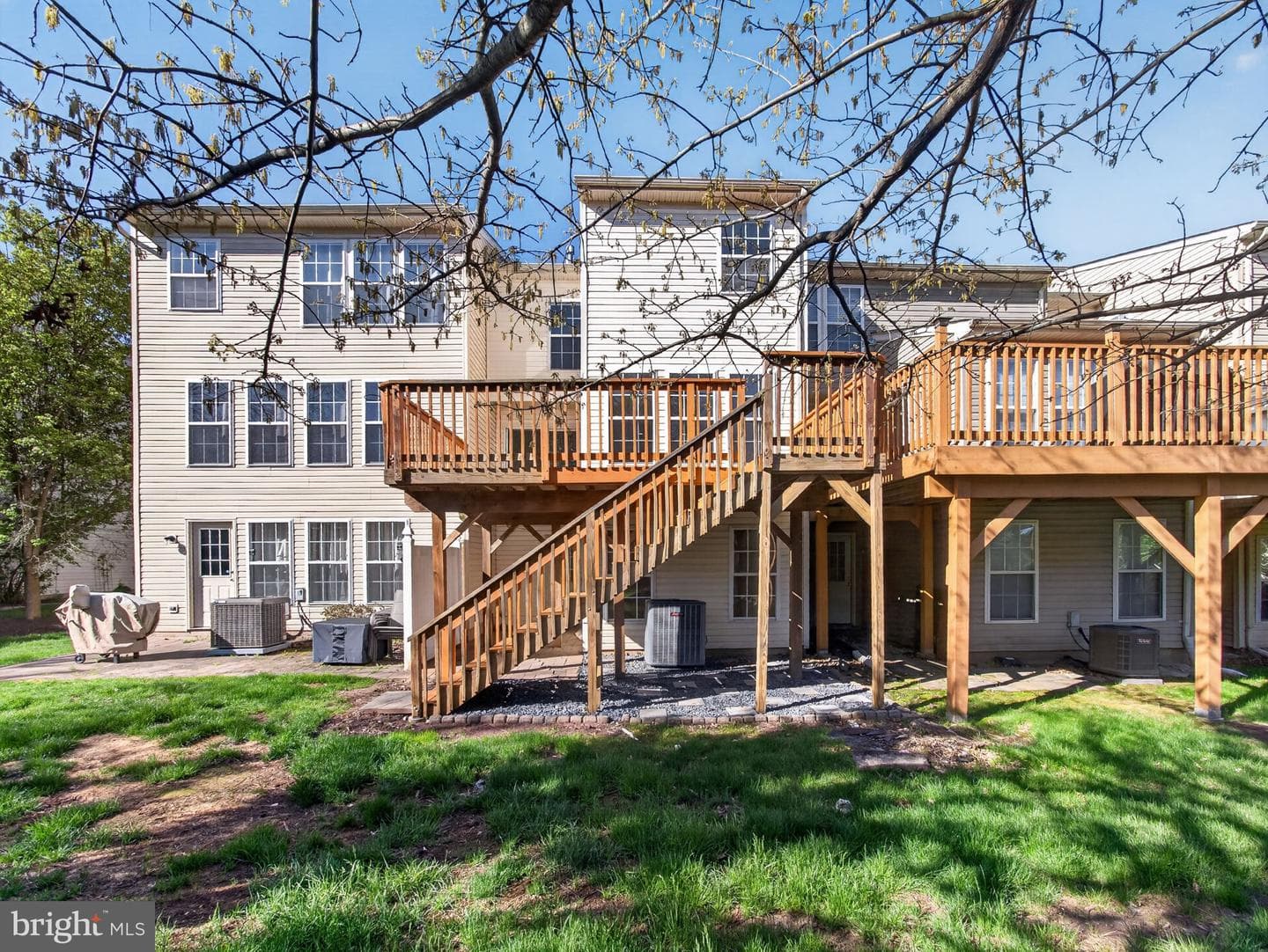 207 Windsor Court photo 41