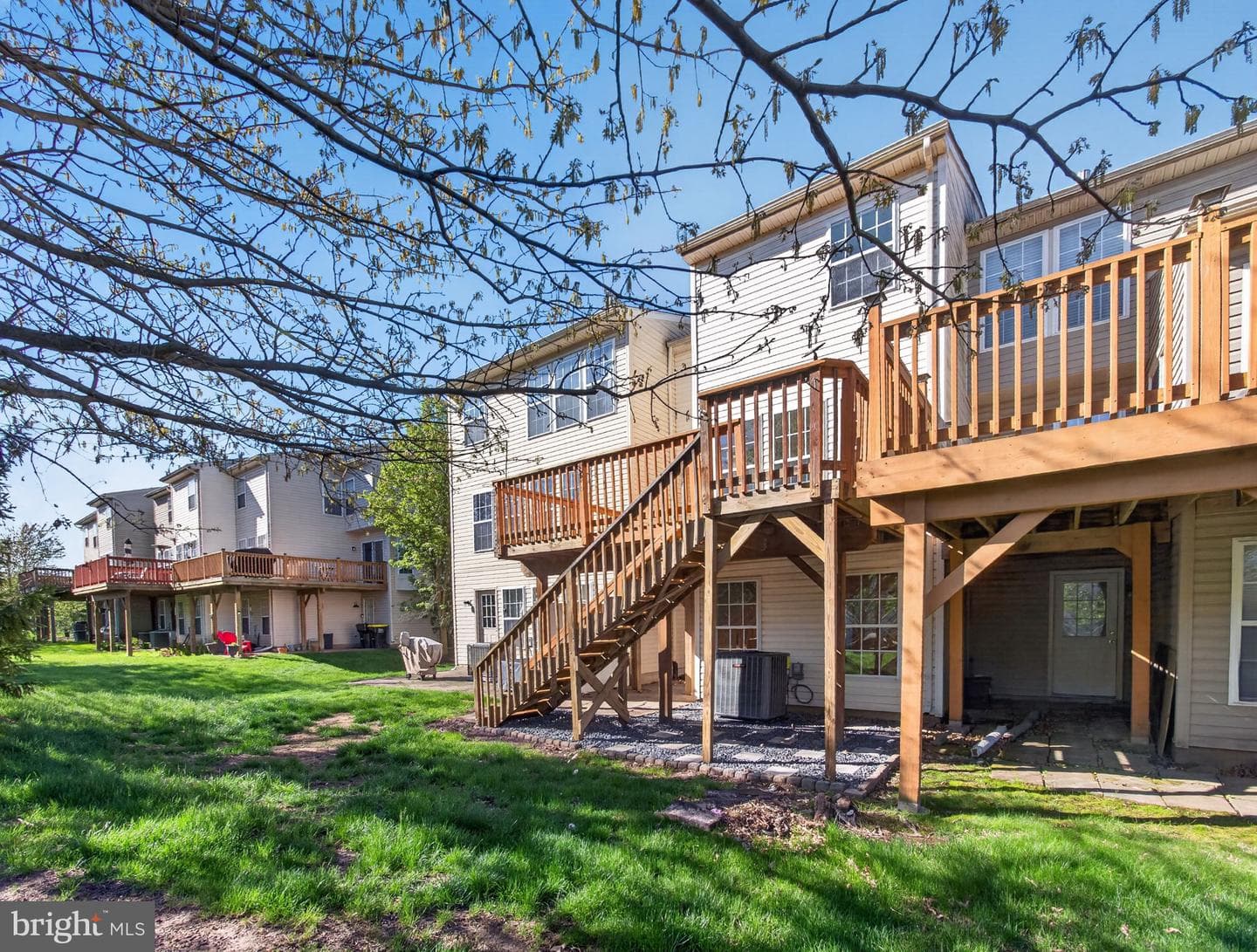 207 Windsor Court photo 43