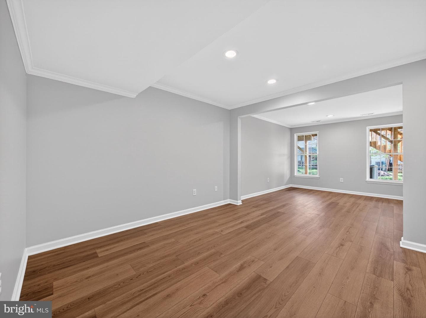 207 Windsor Court photo 8