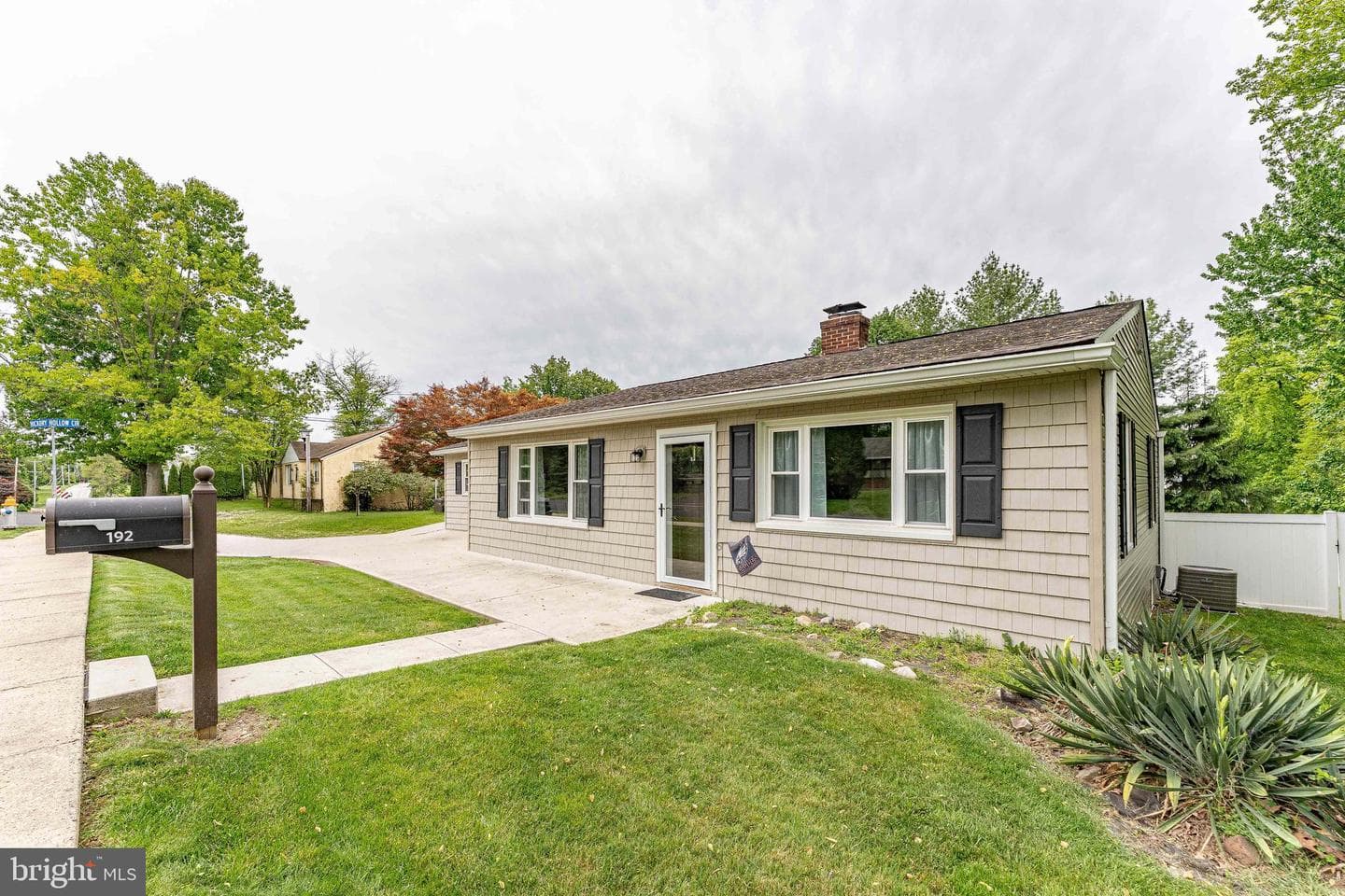 192 Valley Road photo 1