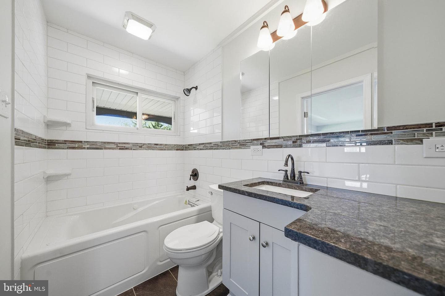 11 Whitewood Drive photo 28