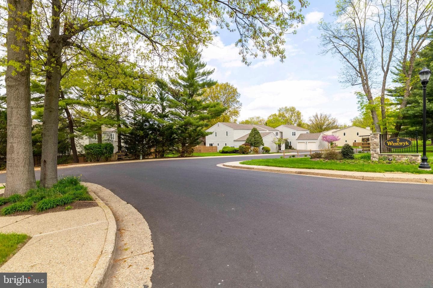 118 Westbury Court photo 39