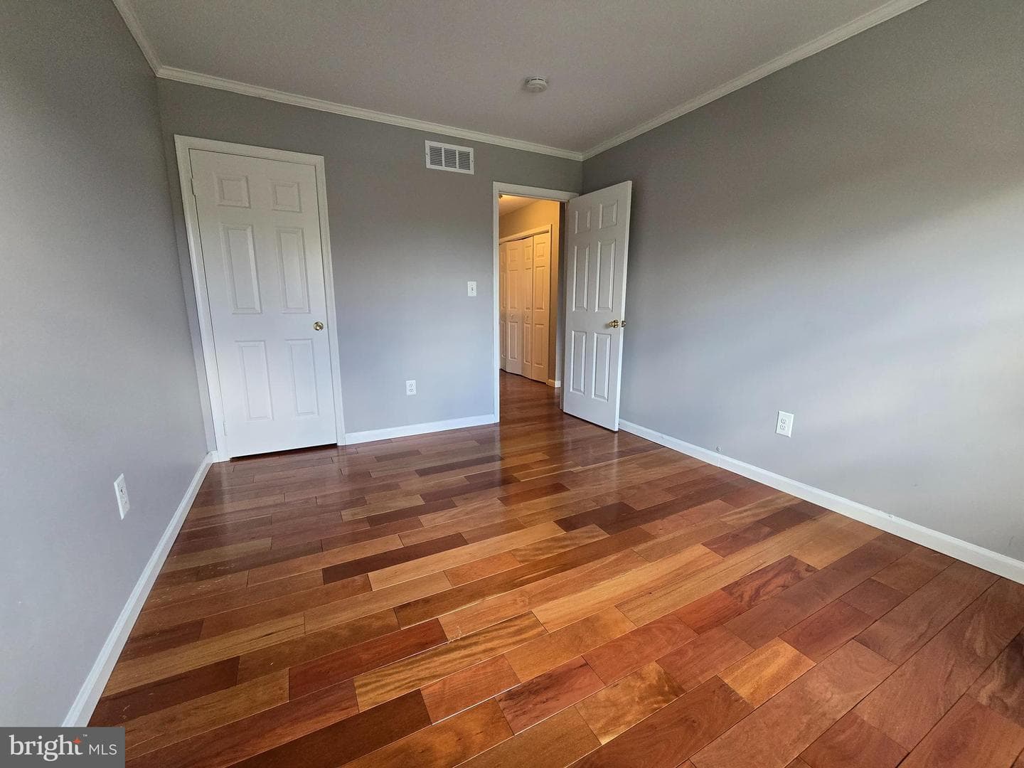 5 E Ridge Mews photo 13