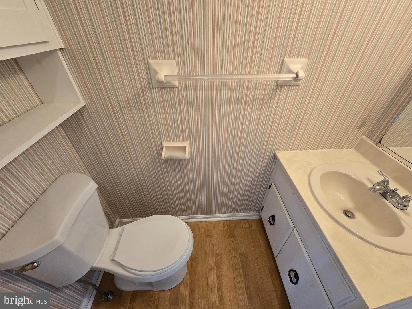 5 E Ridge Mews photo 23