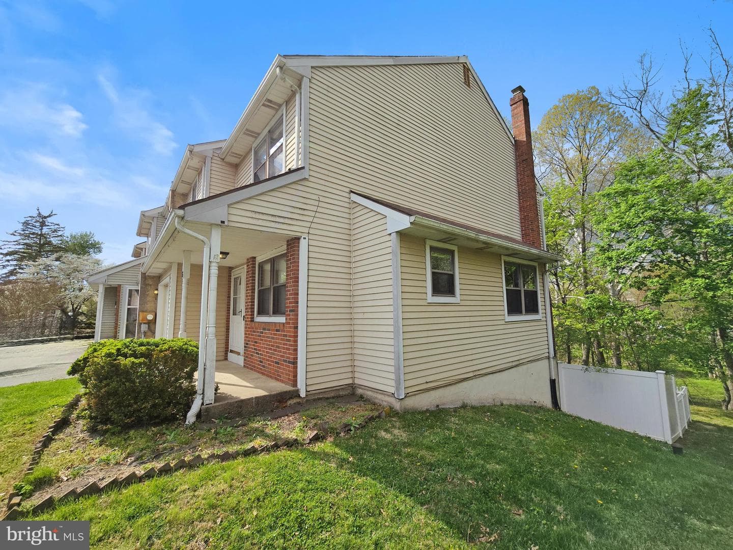 5 E Ridge Mews photo 3