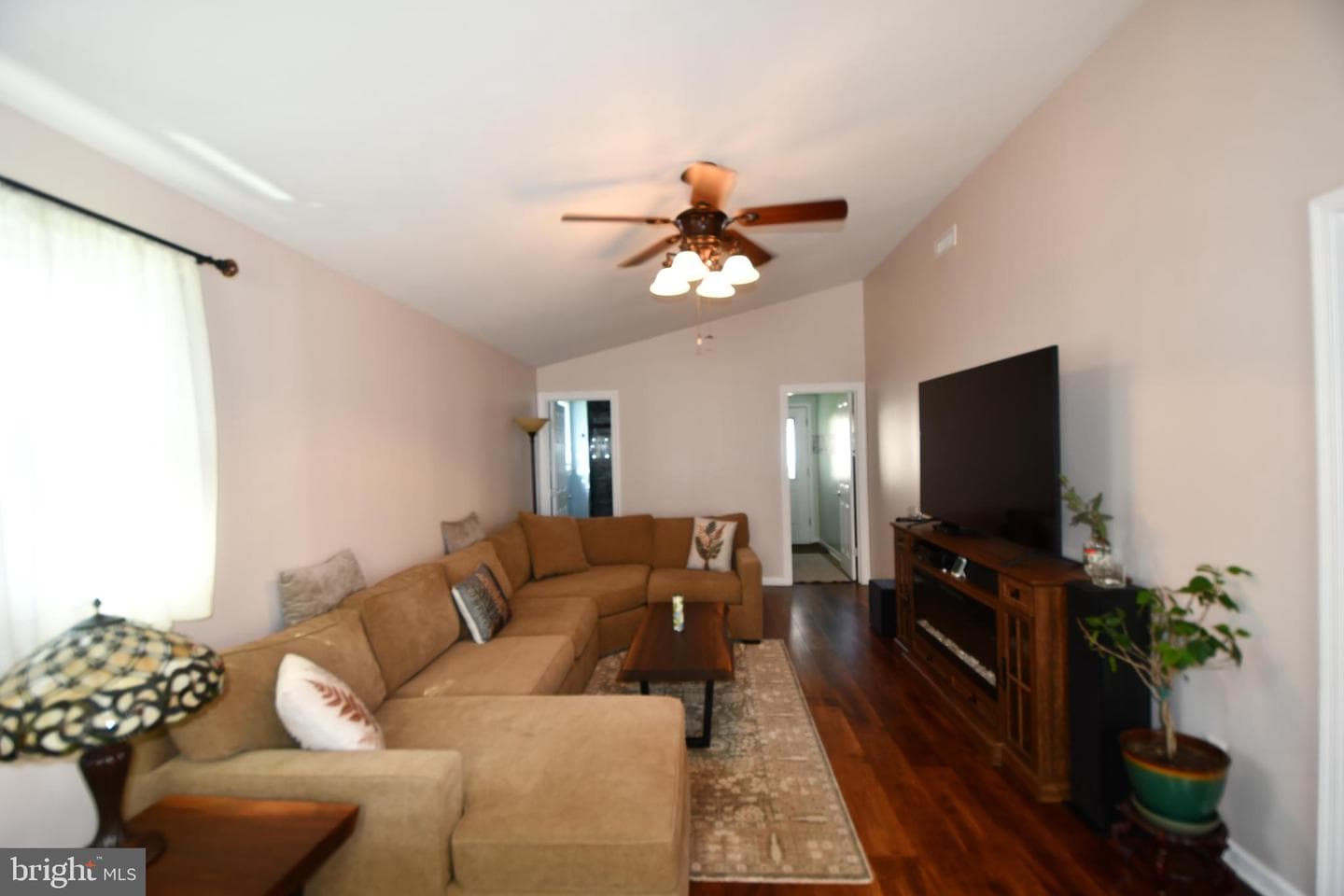 1654 Forrest Avenue photo 16