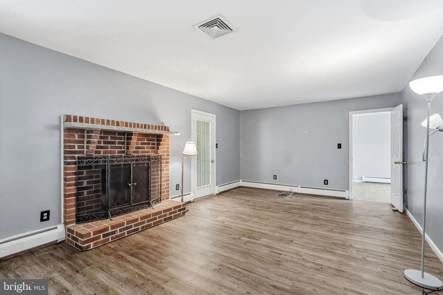 103 E Winchester Avenue photo 15