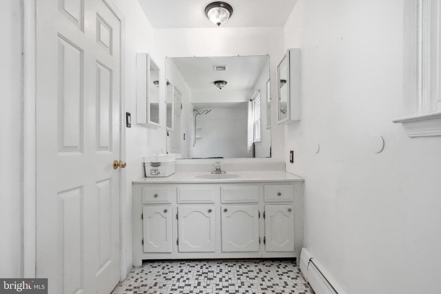 103 E Winchester Avenue photo 36