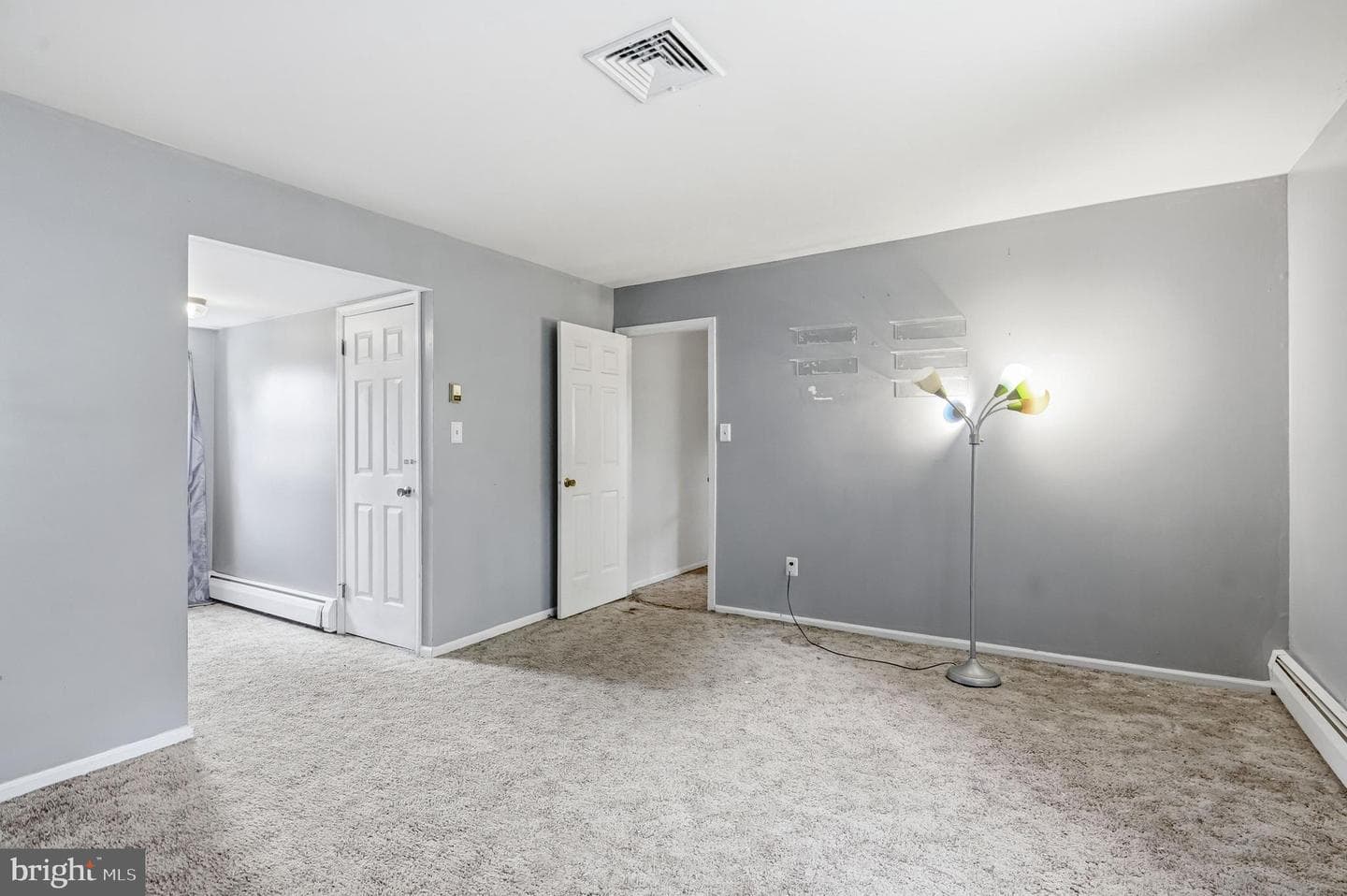 103 E Winchester Avenue photo 42