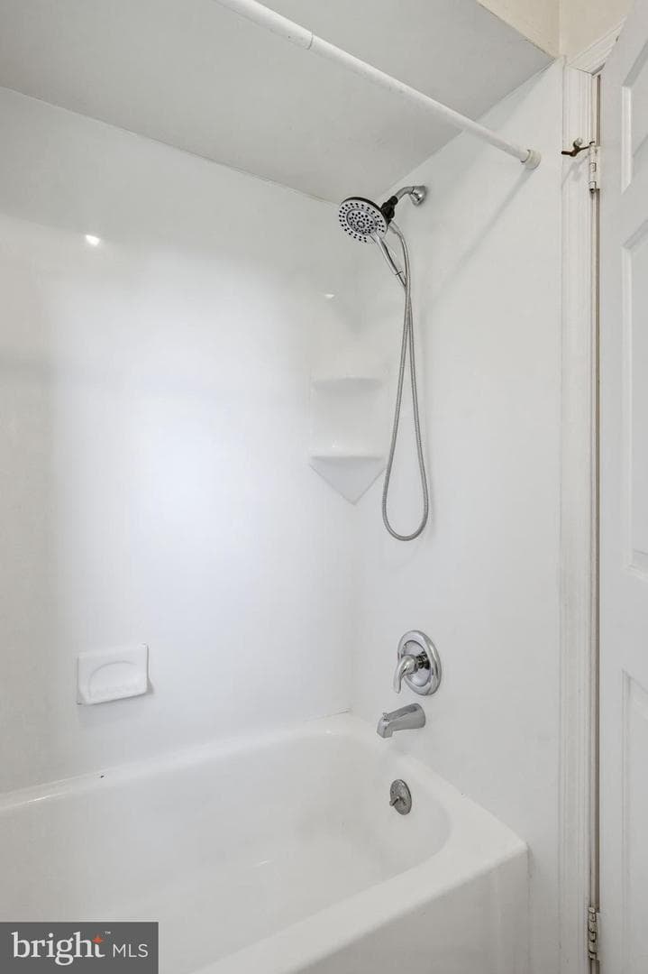 103 E Winchester Avenue photo 46
