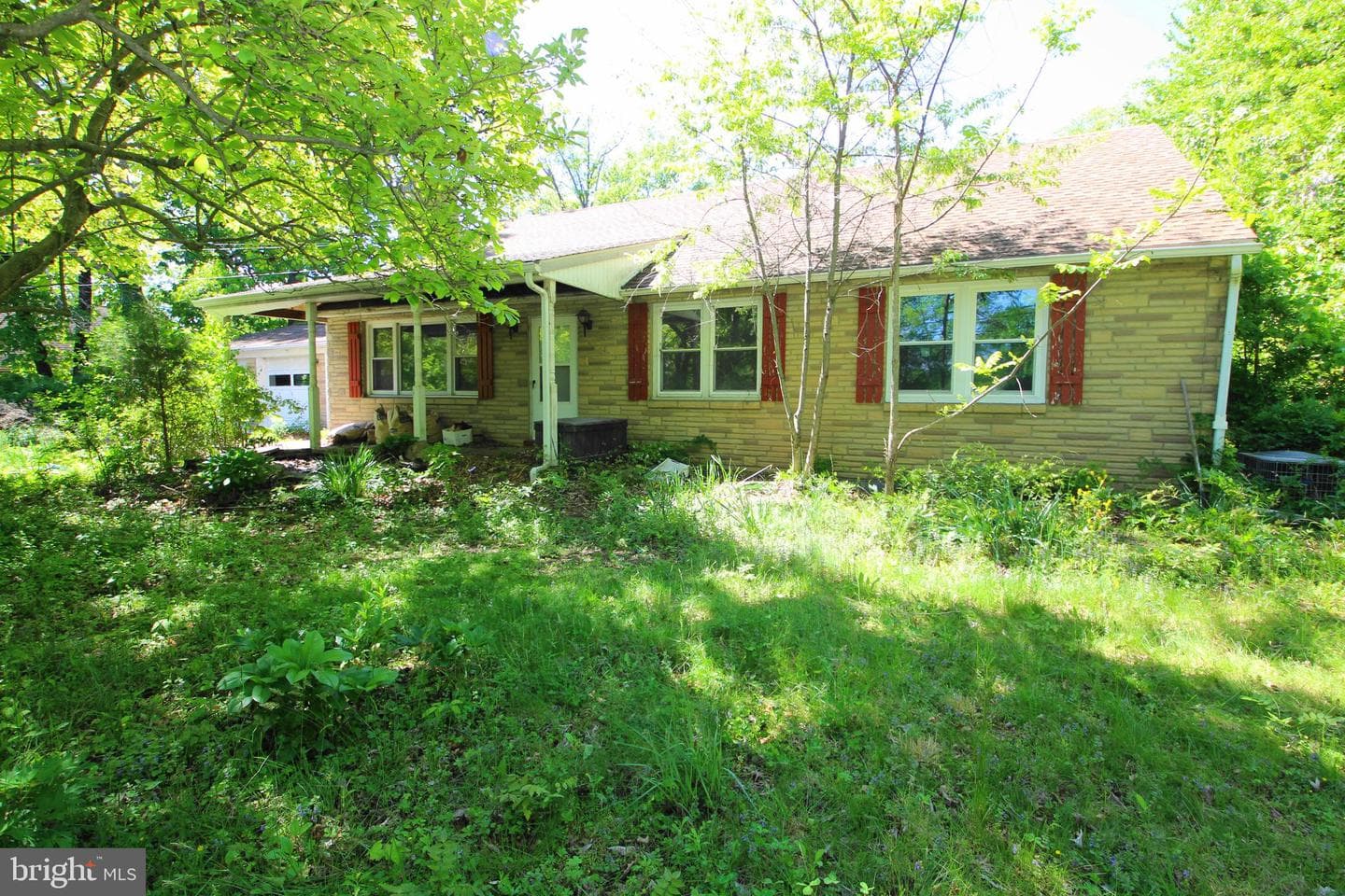 319 Fairhill Road photo 1
