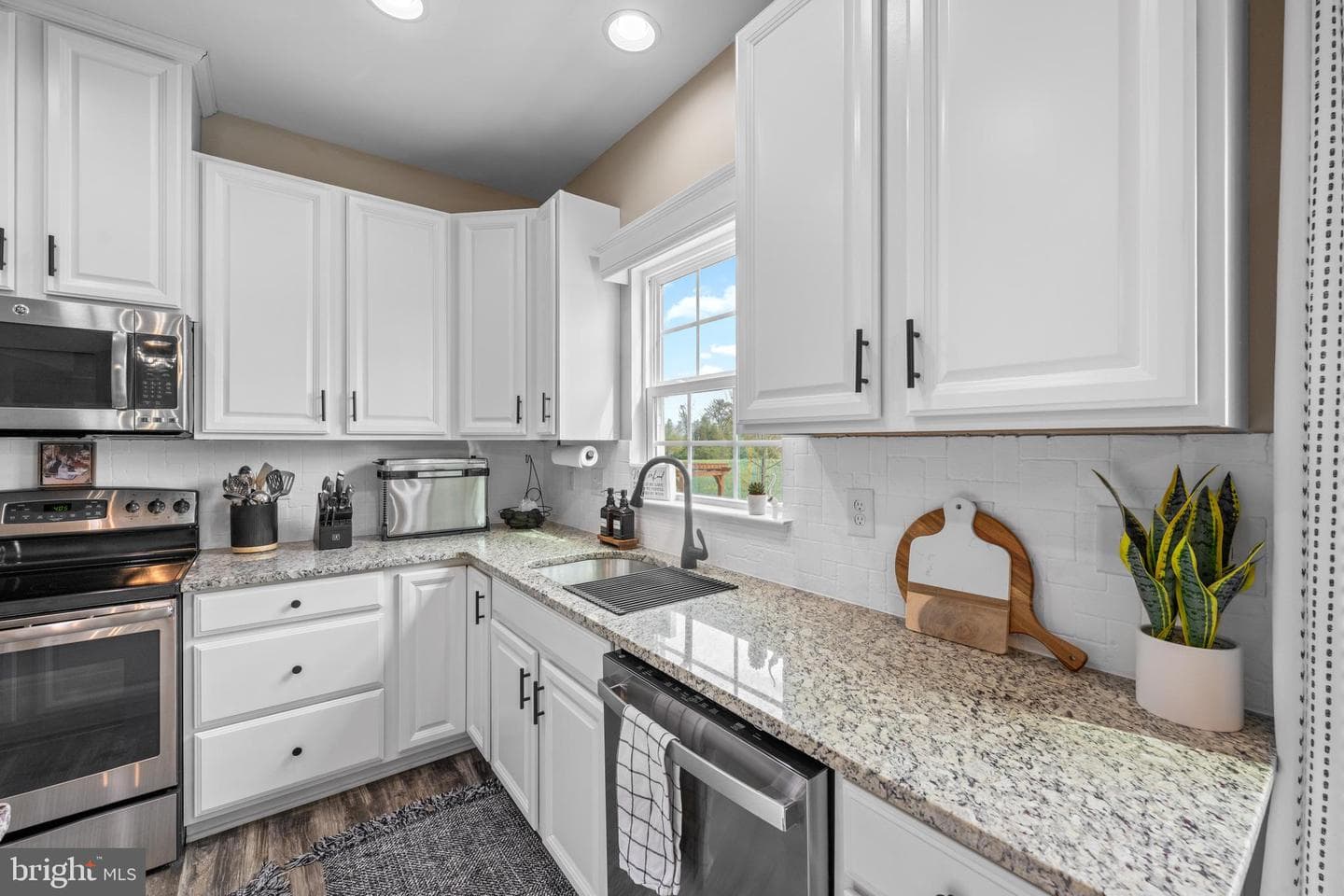 1909 Alamingo Drive photo 22