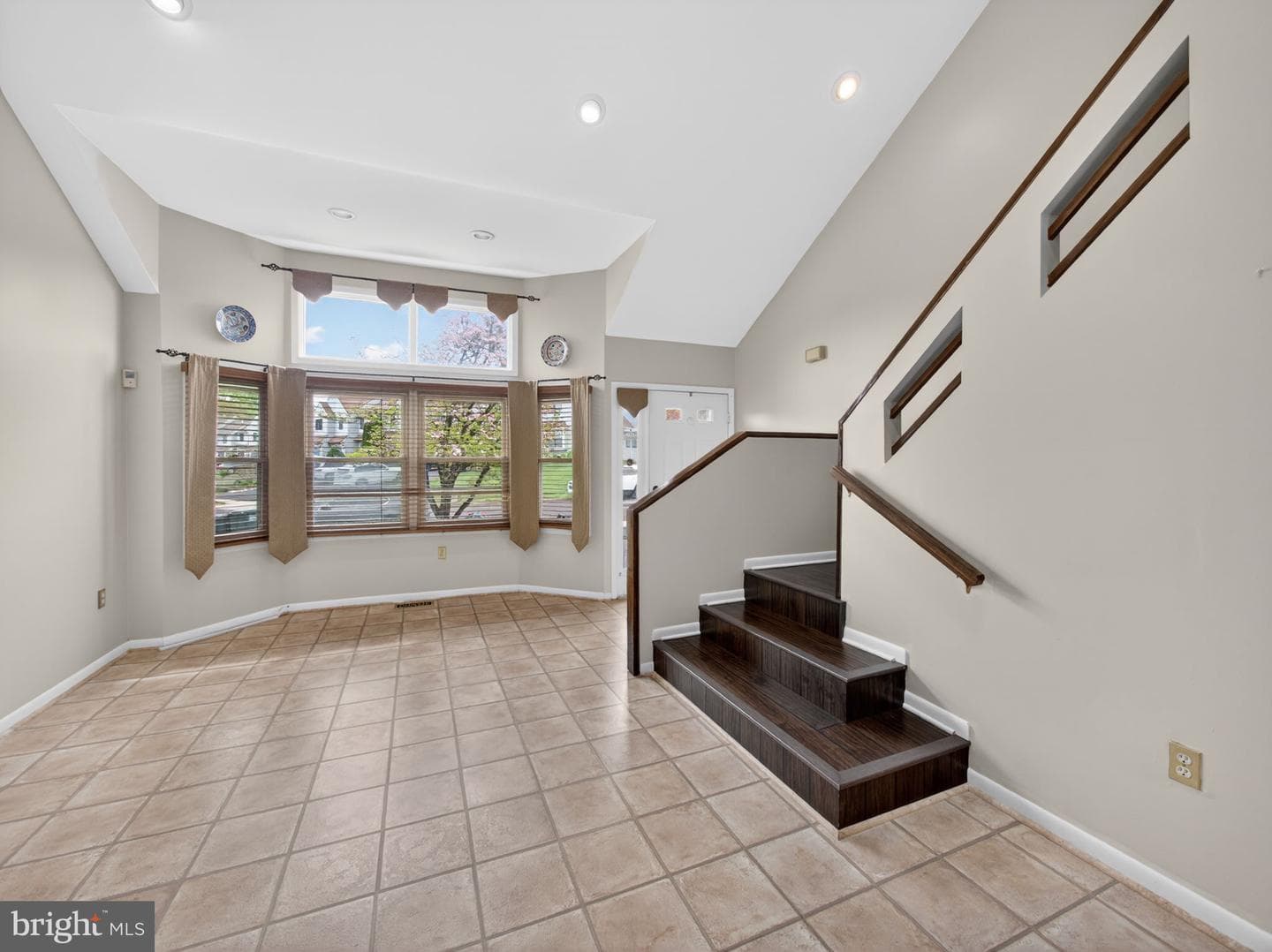 333 Basswood Circle photo 13