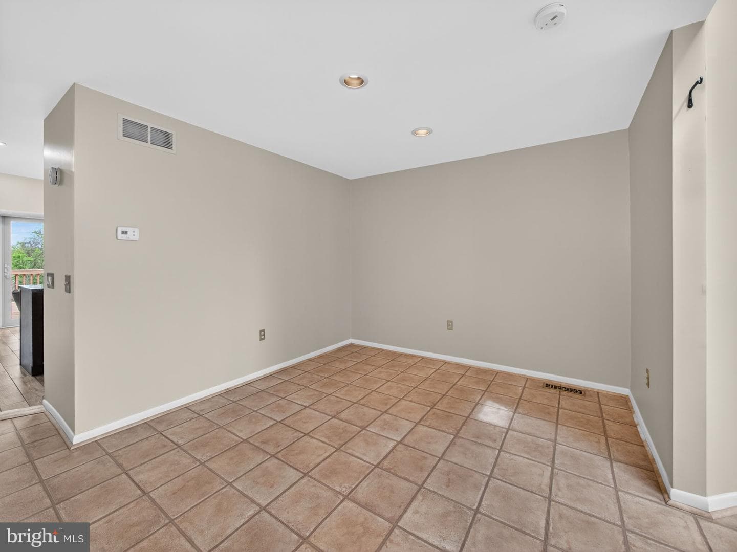 333 Basswood Circle photo 21
