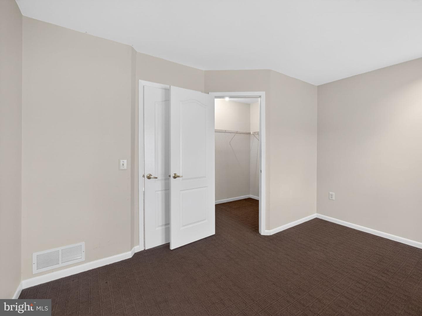 333 Basswood Circle photo 38