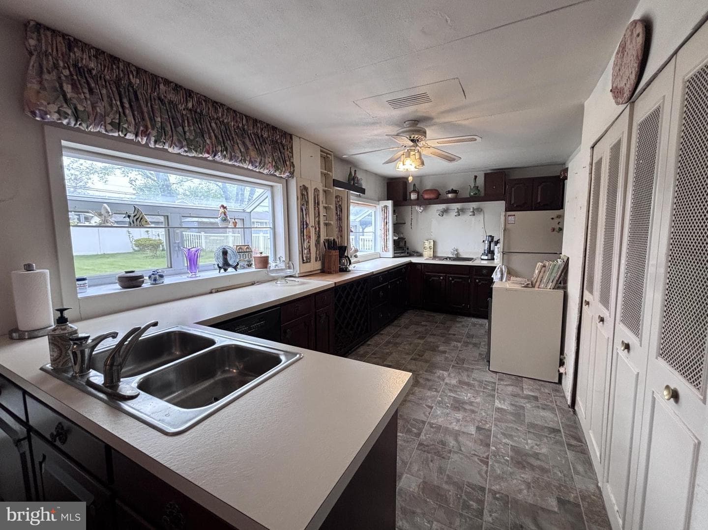 415 Berkshire Road photo 6