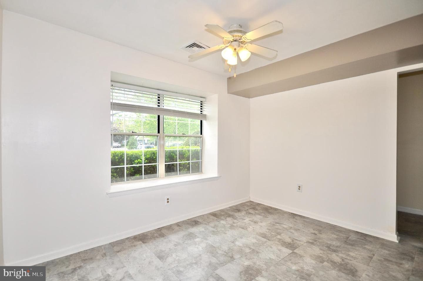 127 Allem Lane photo 11