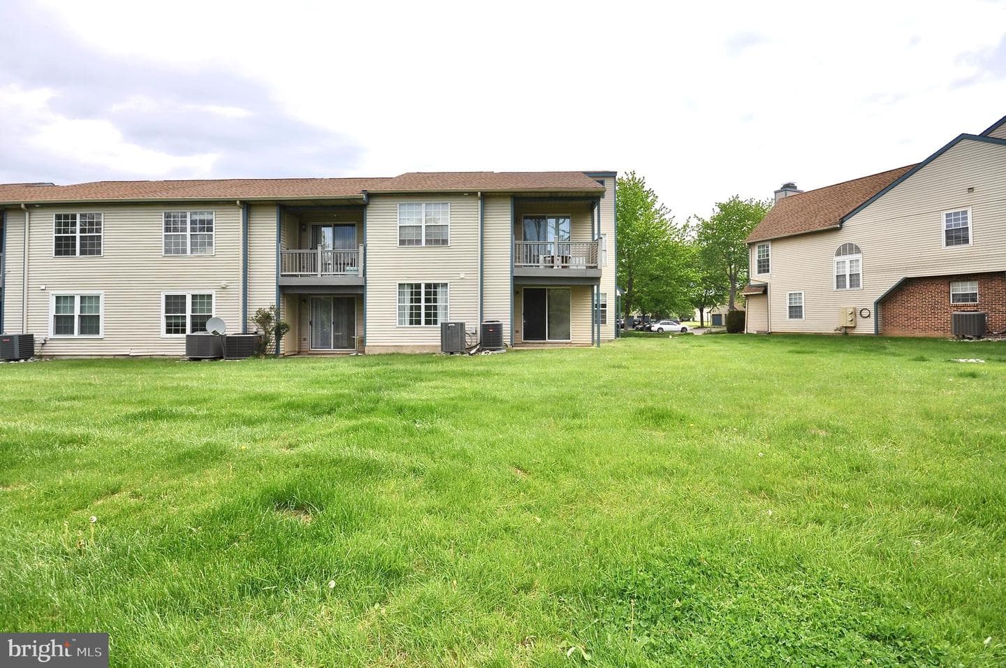 127 Allem Lane photo 3