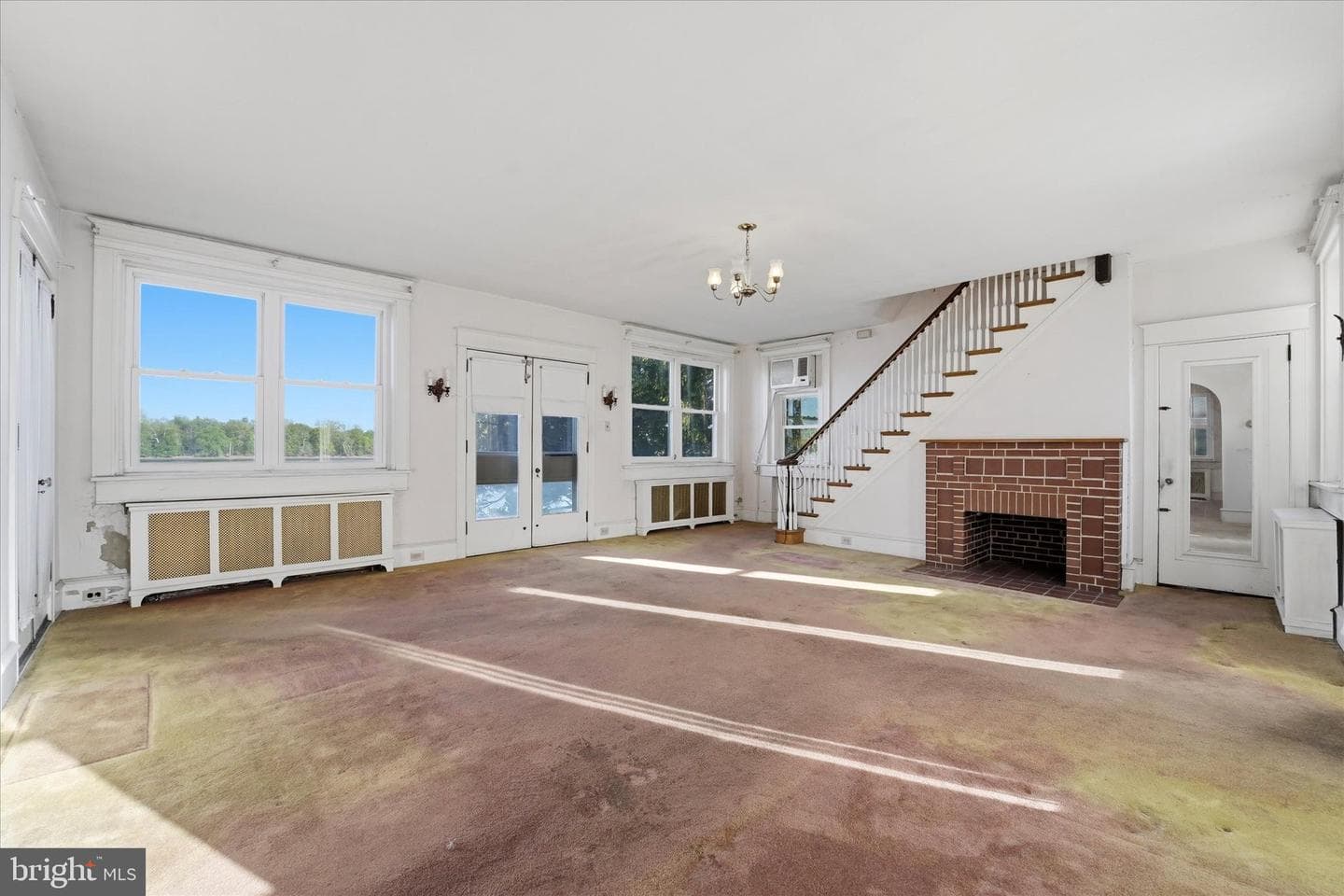 6514 N Radcliffe Street photo 6