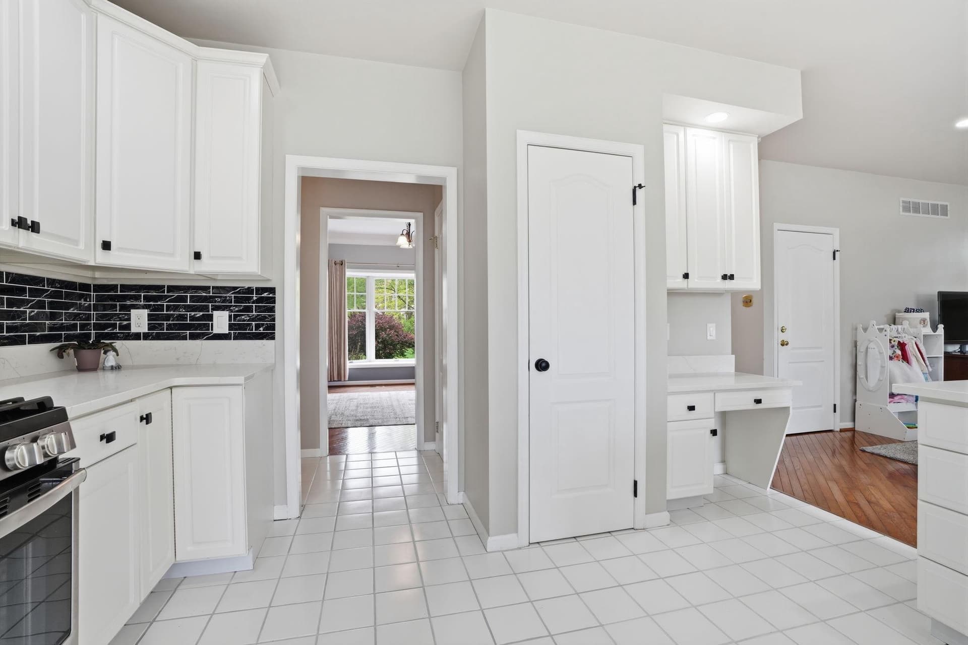 1410 Windsor Drive photo 8