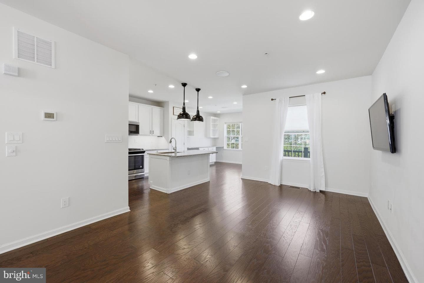 2219 Evin Drive photo 8