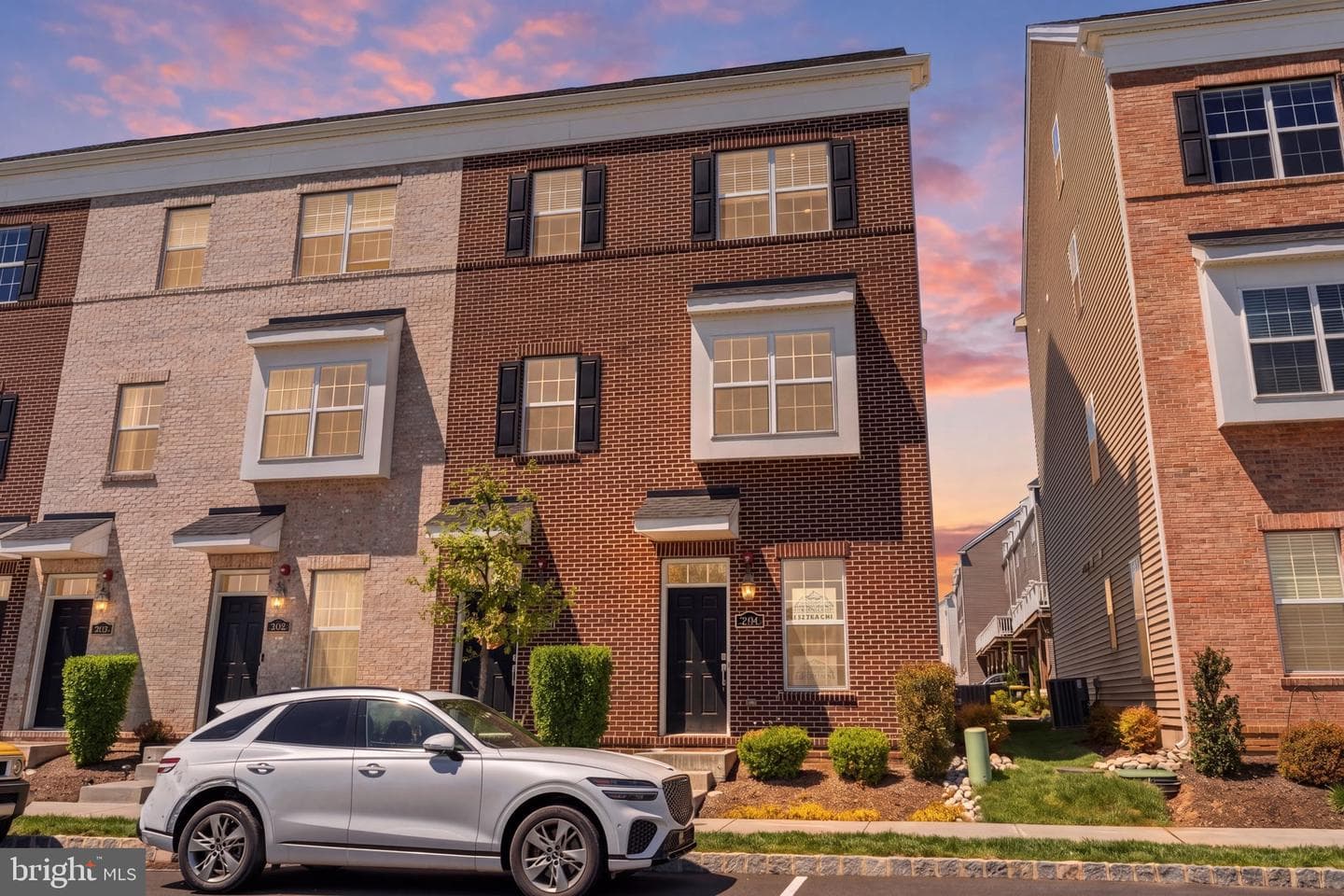 204 Dock Street #b photo 1