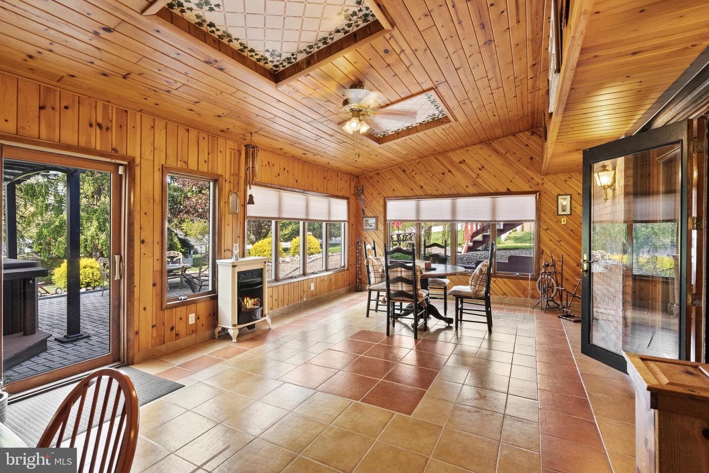 69 Christopher Drive photo 26