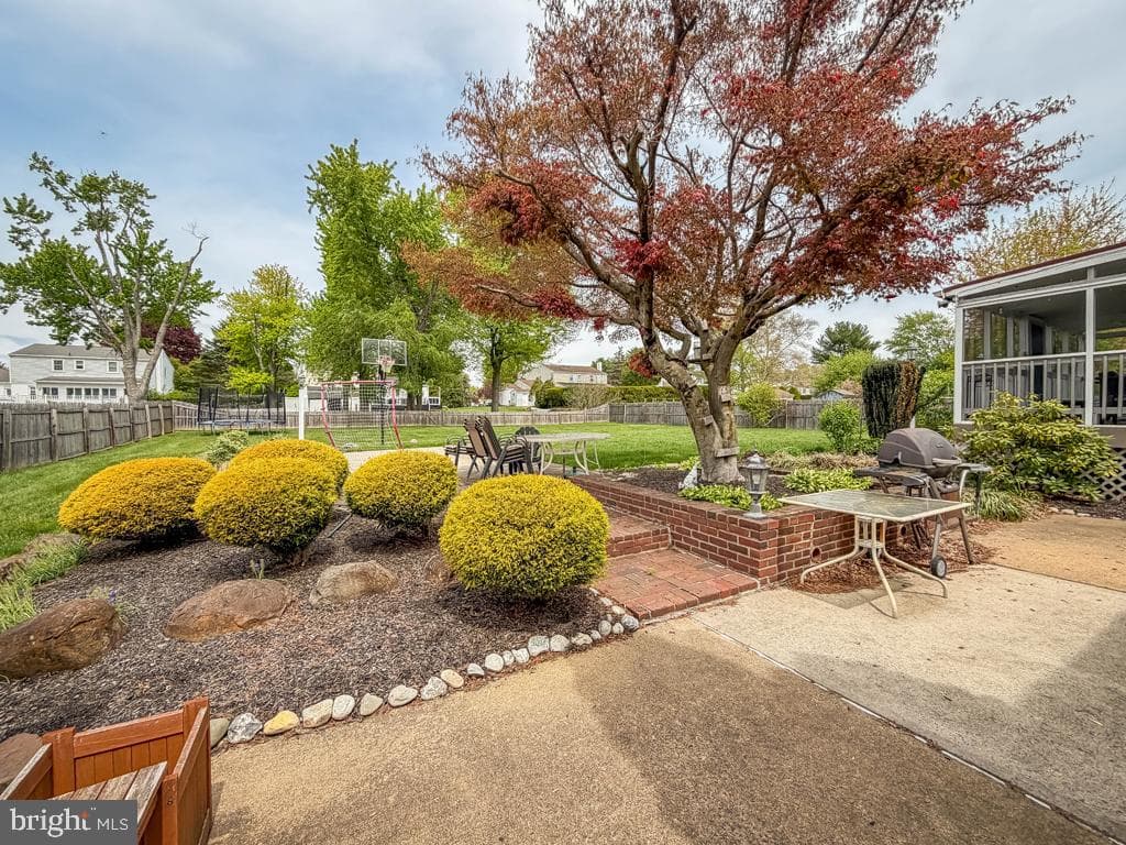 21 E Rotterdam Road photo 51