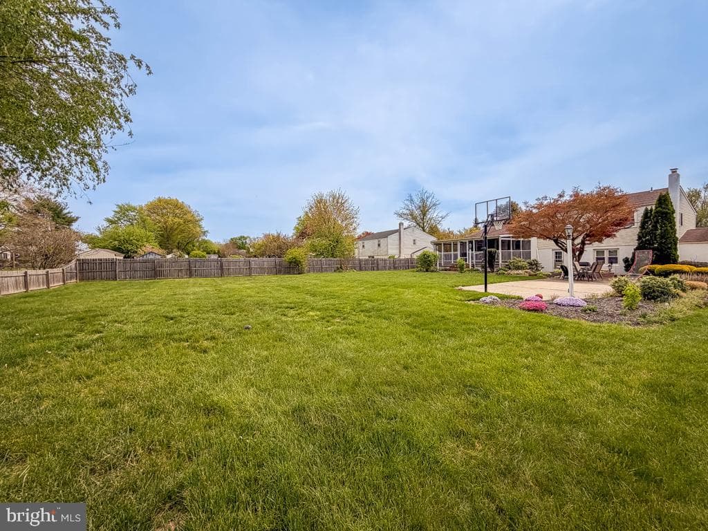 21 E Rotterdam Road photo 54