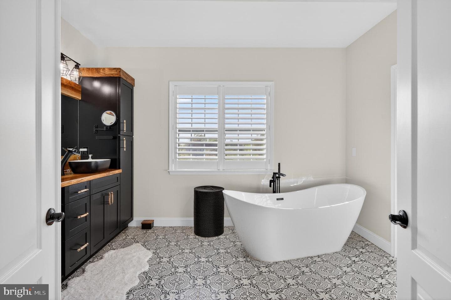 115 Chestnut Lane photo 48