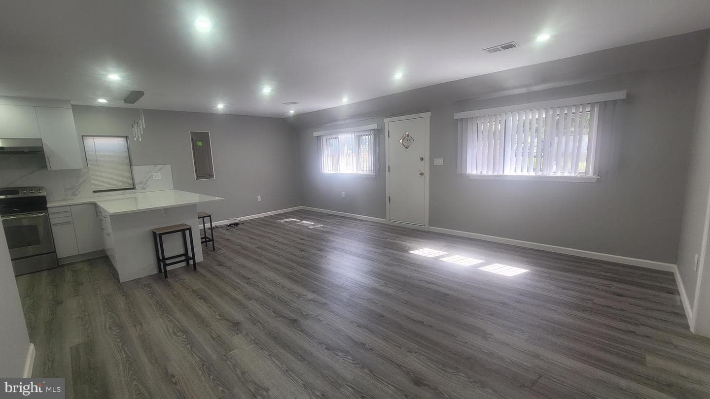4705 Oak Avenue photo 8