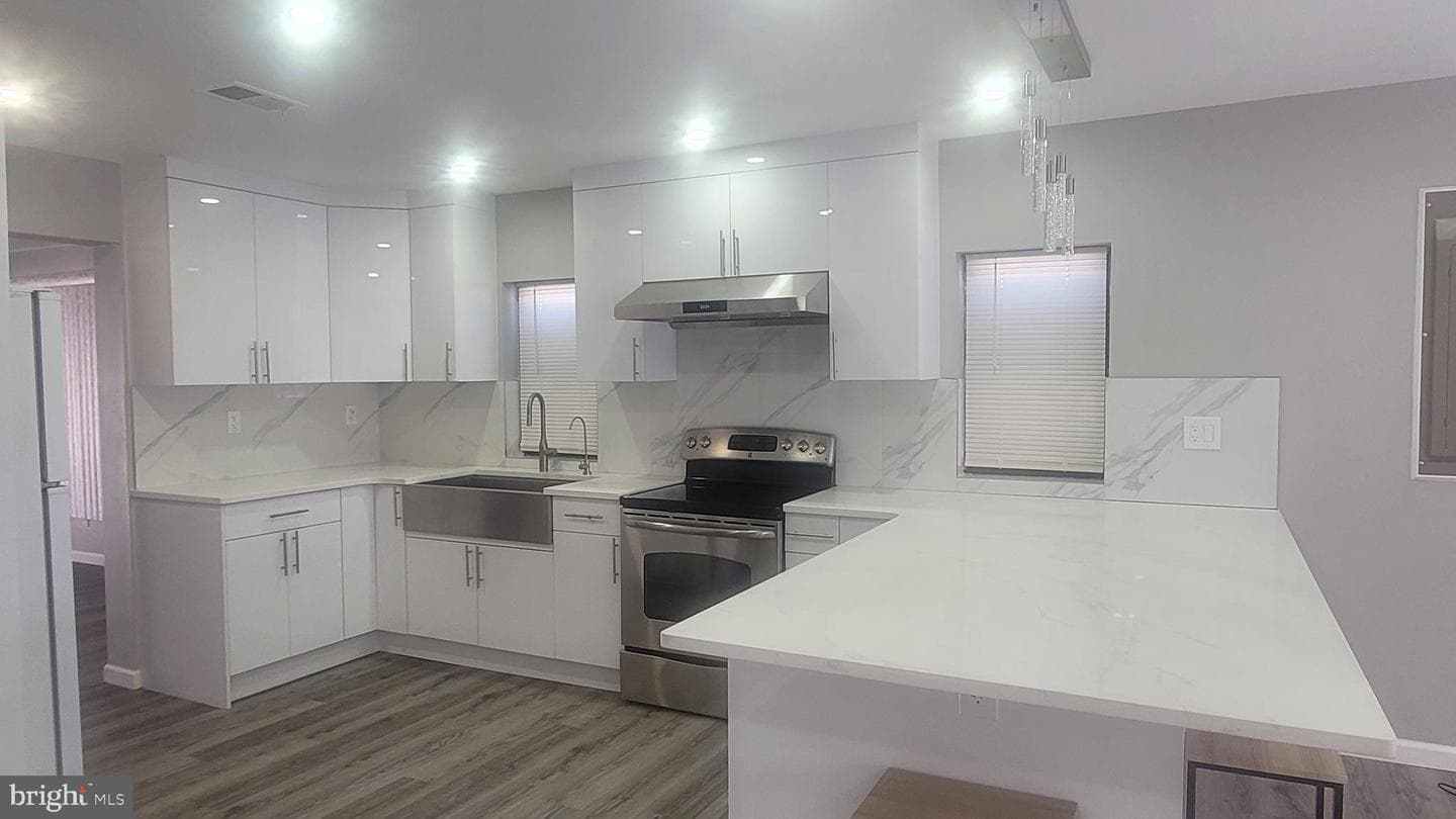 4705 Oak Avenue photo 9