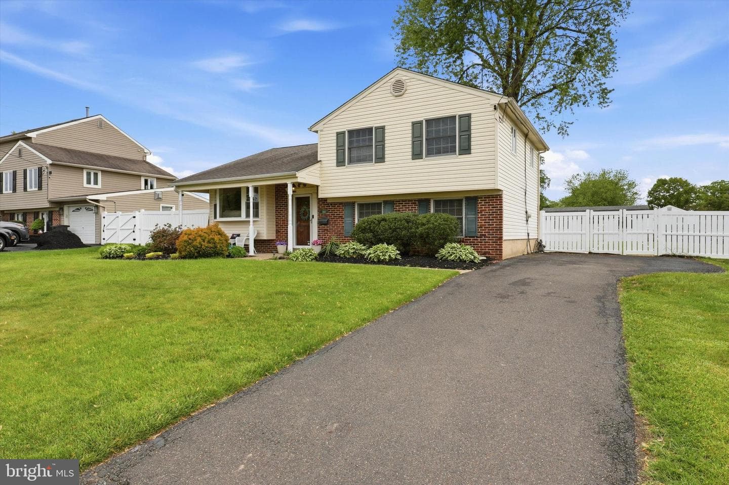 1204 Lynda Lane photo 1