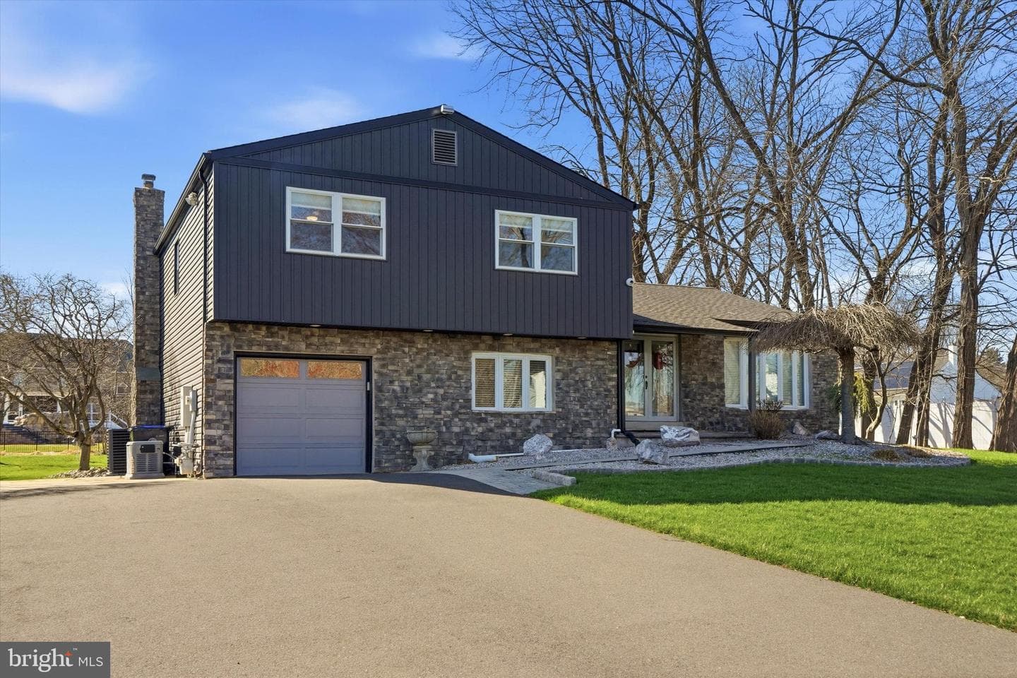 81 Shelley Road photo 2