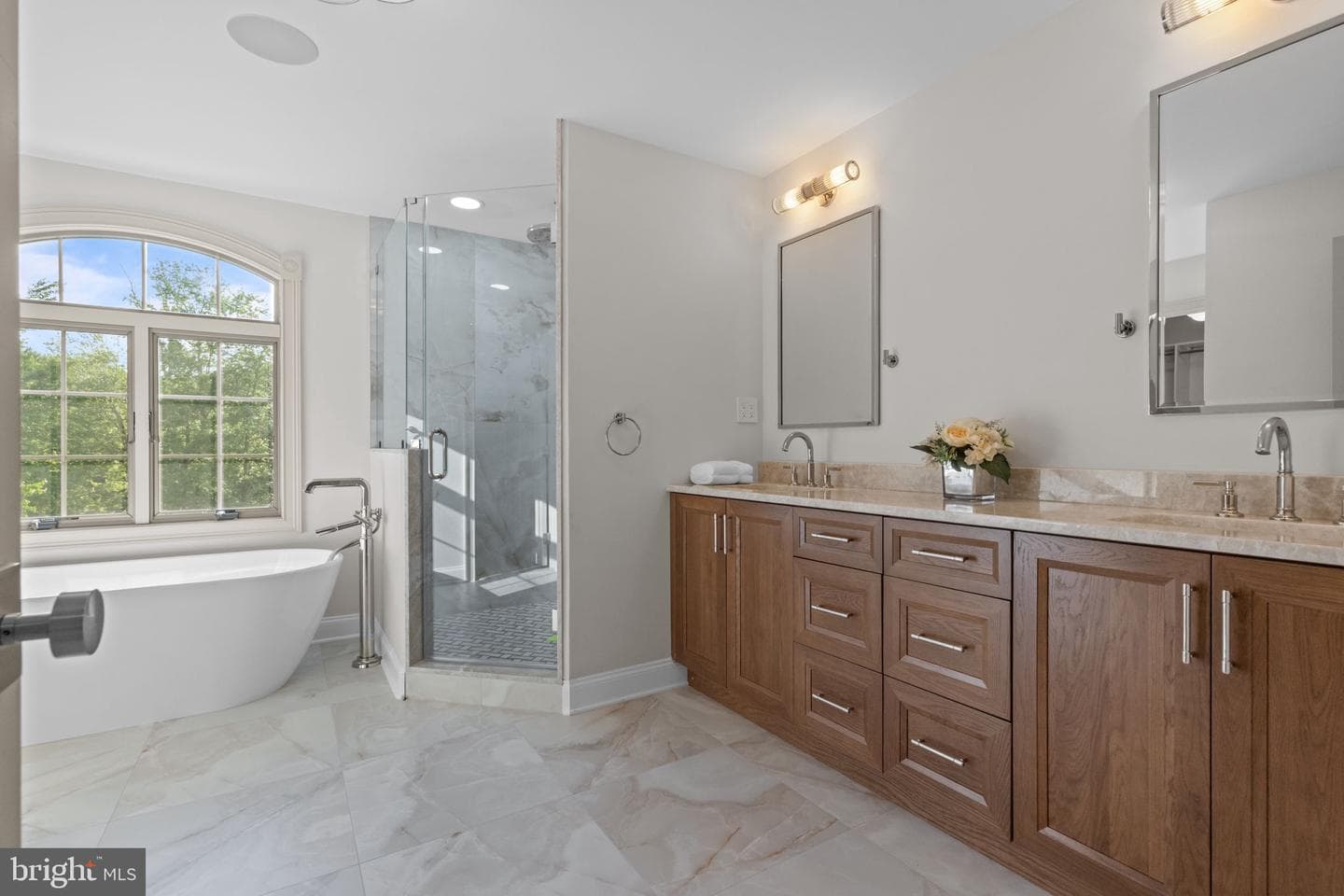 102 Pickwick Drive photo 62